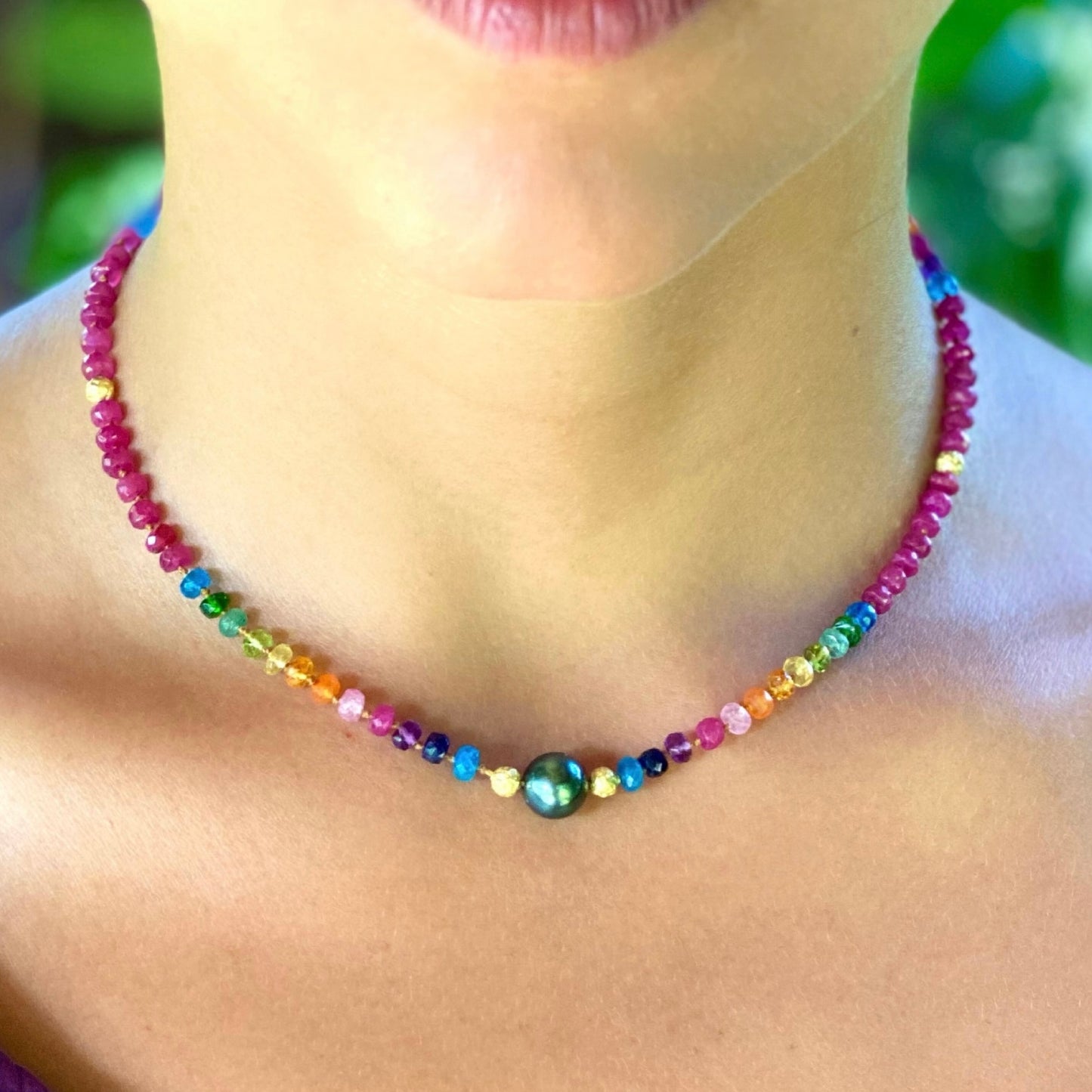 Floating Tahitian Pearl Ruby Rainbow Mana