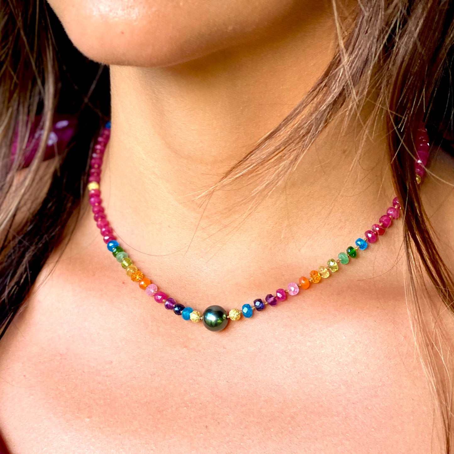 Floating Tahitian Pearl Ruby Rainbow Mana