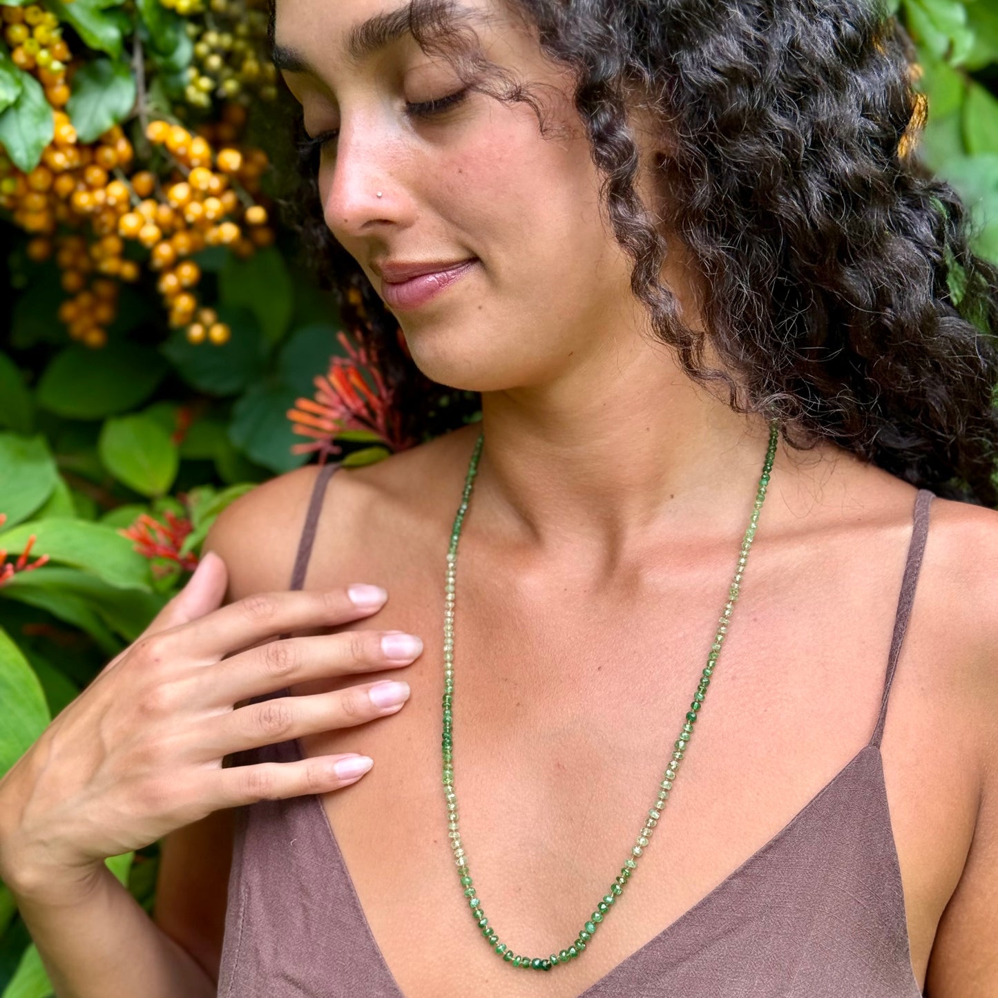 Shaded Tsavorite Lei
