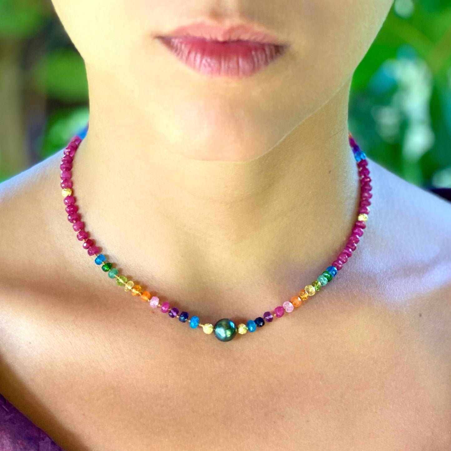 Floating Tahitian Pearl Ruby Rainbow Mana