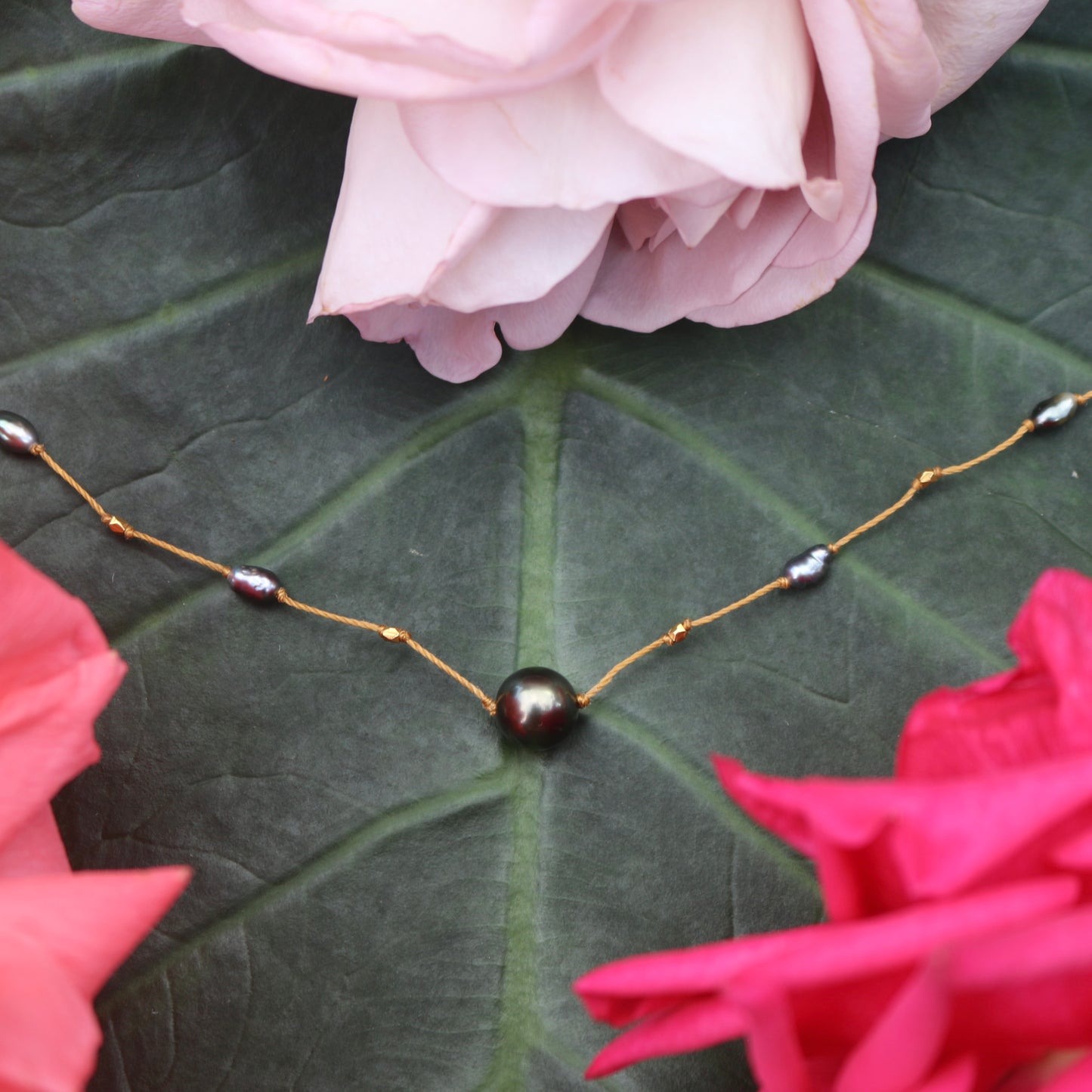 Floating Tahitian Black Pearl Choker Alohi