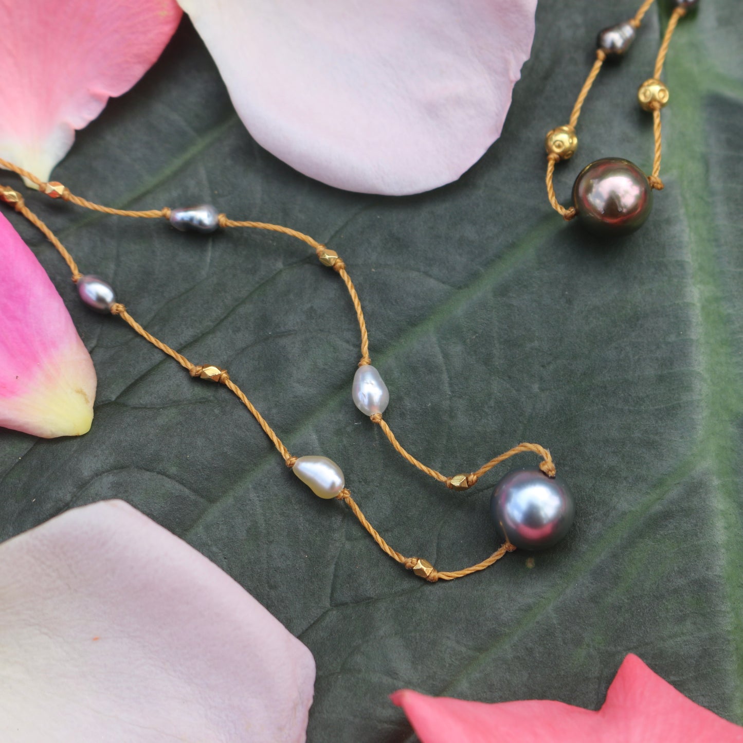 Floating Tahitian Black Pearl Choker Alohi