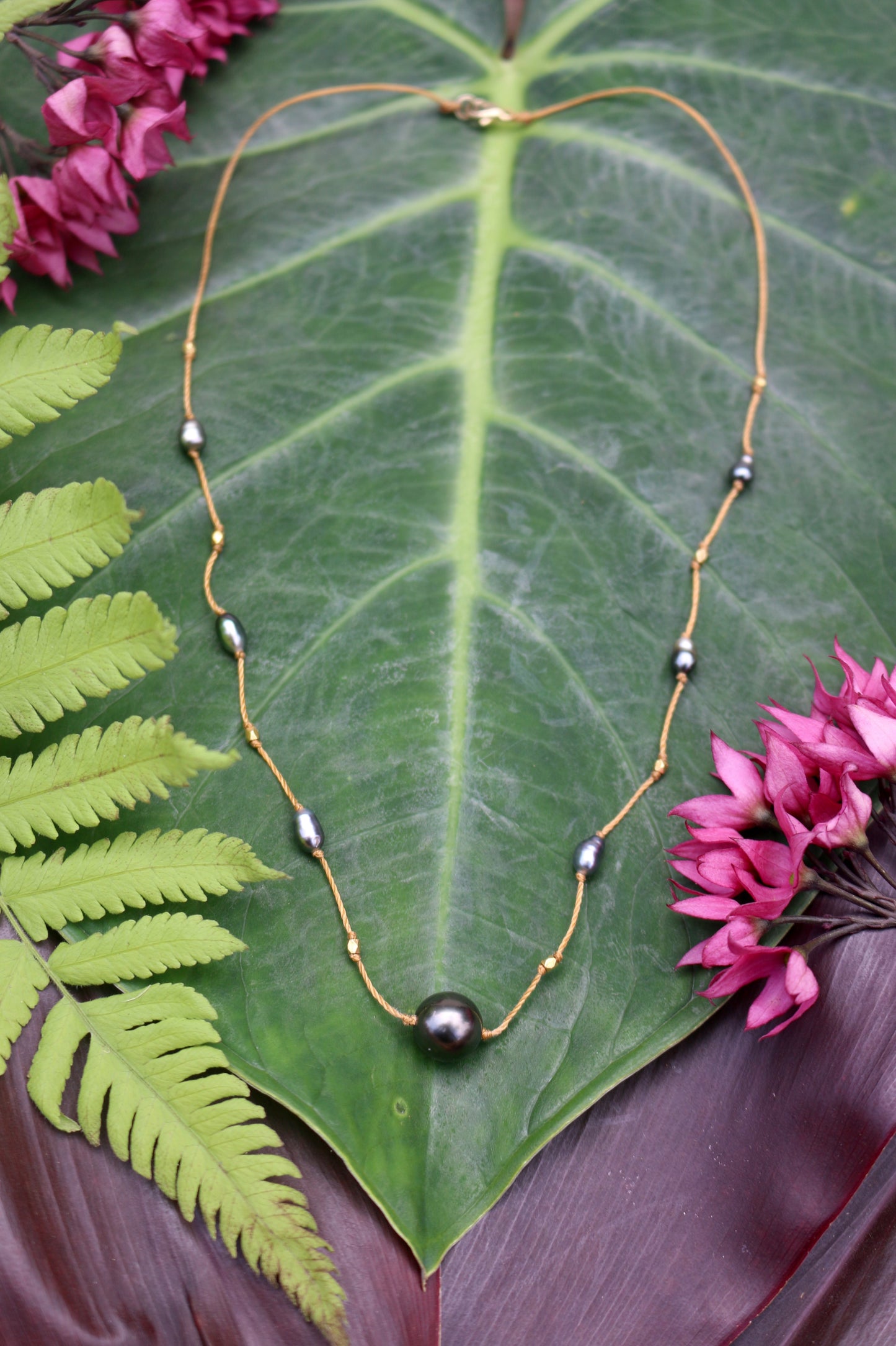 Floating Tahitian Black Pearl Choker Alohi