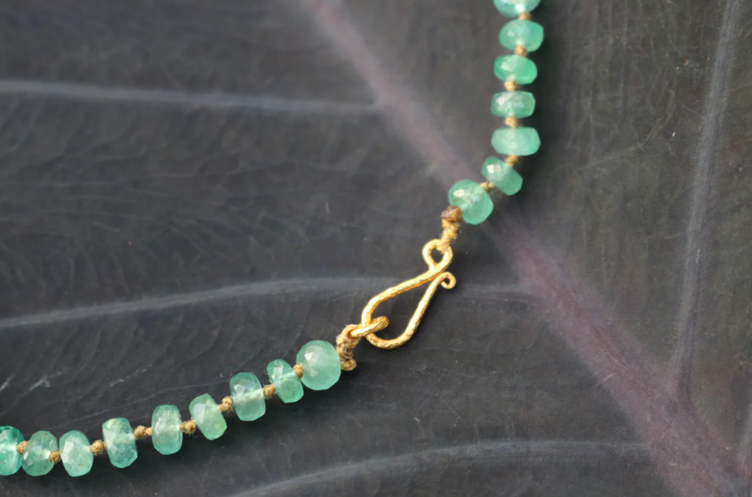 Zambian Emerald Rainbow Lei