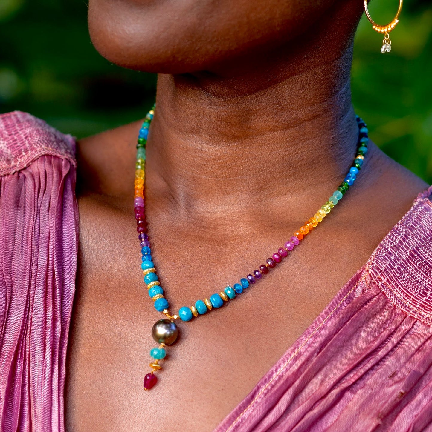 Large Tahitian Pearl with Gold Rainbow Mana