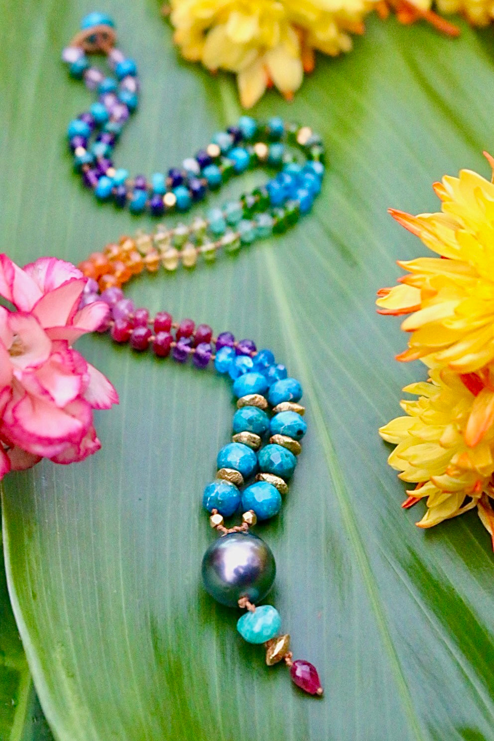 Large Tahitian Pearl with Gold Rainbow Mana