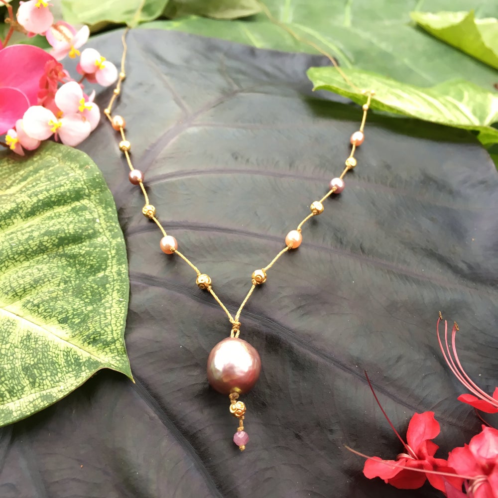 Peacock Pink Keshi Pearl Alohi