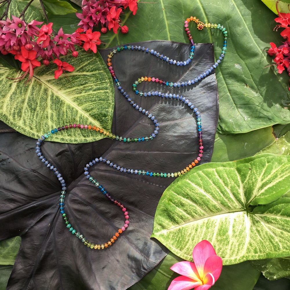 Blue Sapphire Rainbow Lei