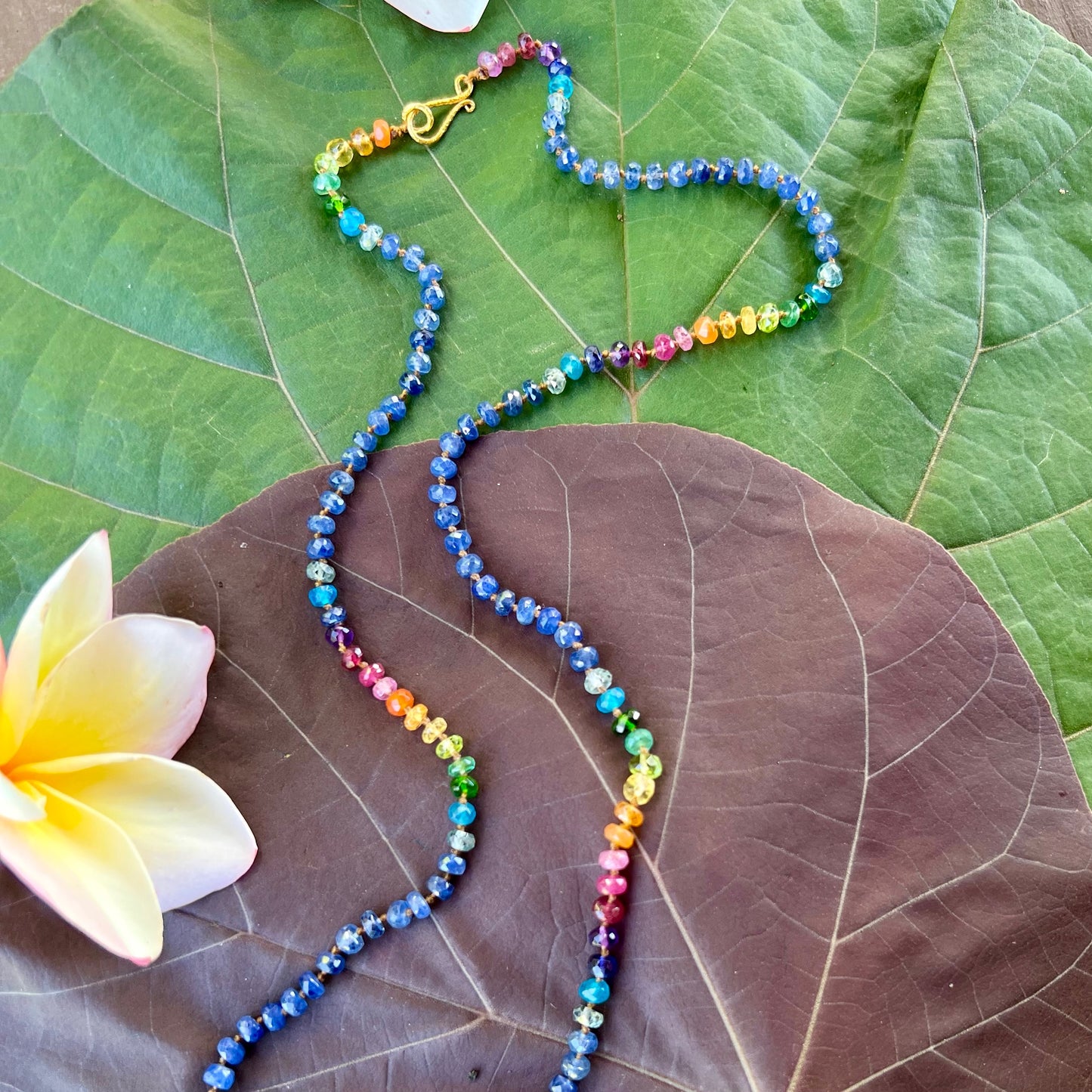Blue Sapphire Rainbow Lei