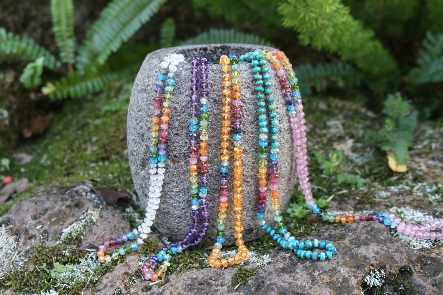 Opalina Choker Rainbow Lei