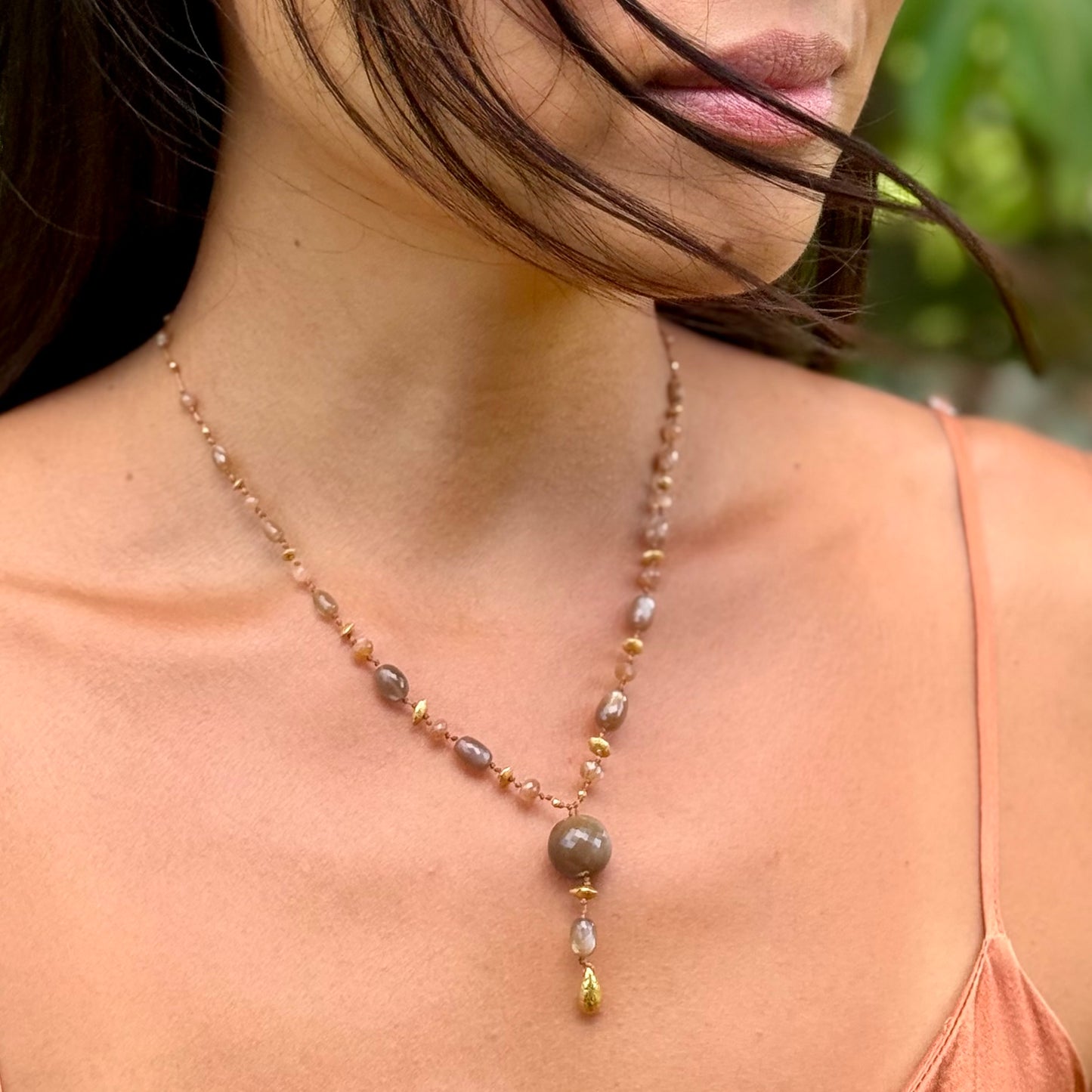 Golden Moonstone Kulu Nani