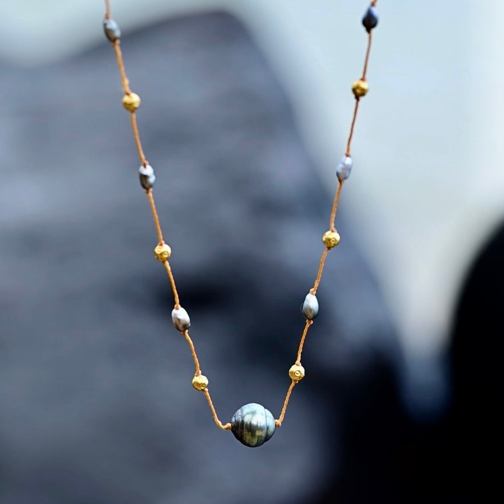 Floating Tahitian Black Pearl Choker Alohi