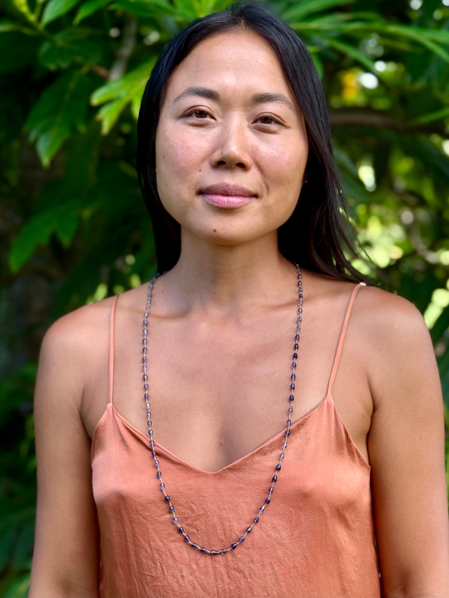 Iolite Drop Lei