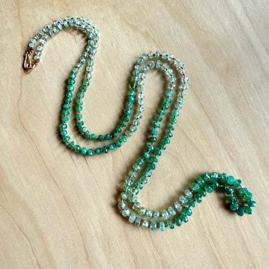 Shaded Tsavorite Lei