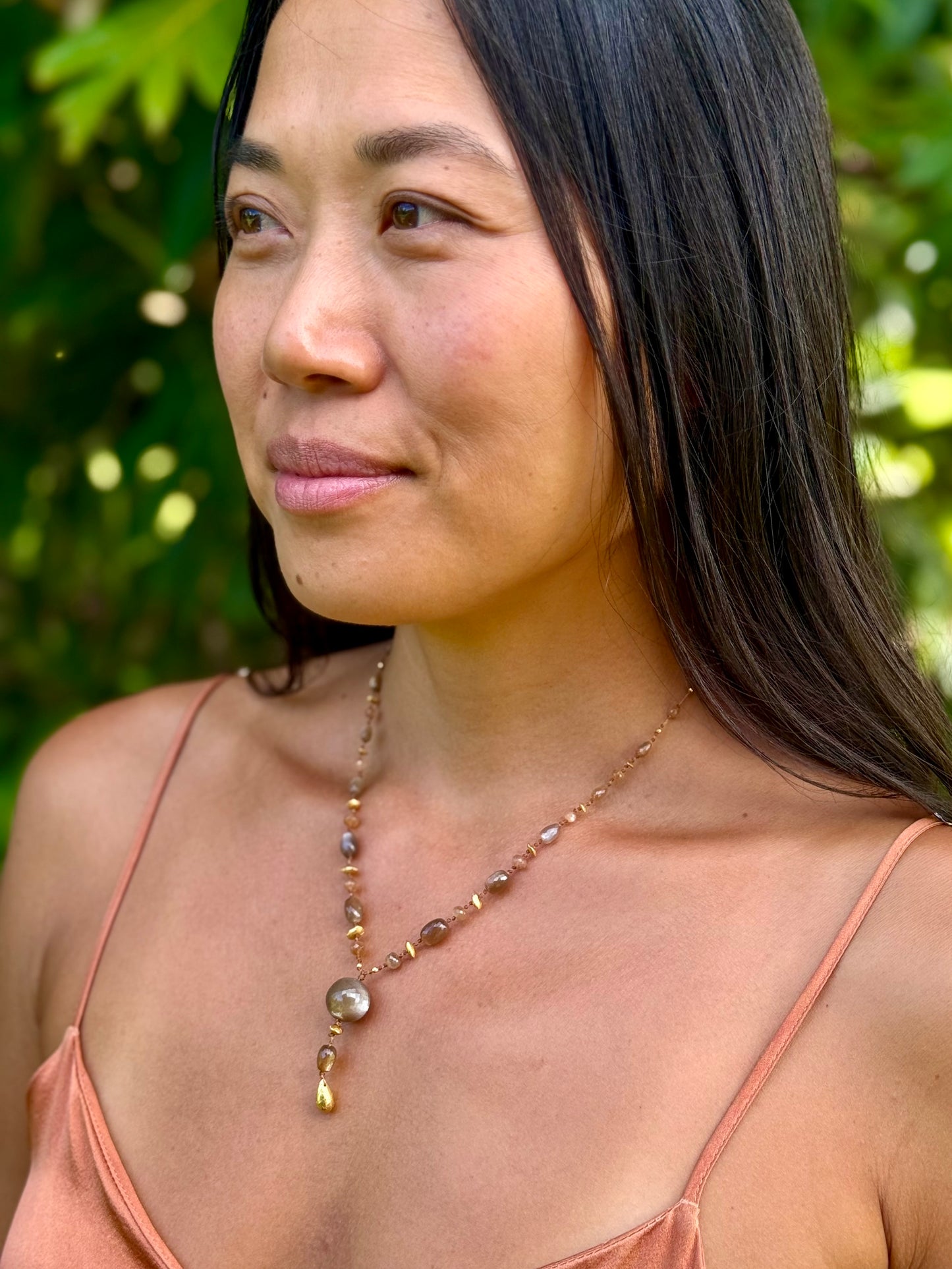 Golden Moonstone Kulu Nani