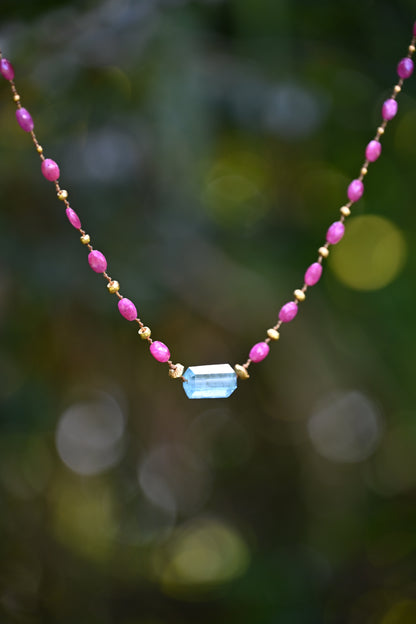Aquamarine Cylinder with Pink Sapphire & Gold
