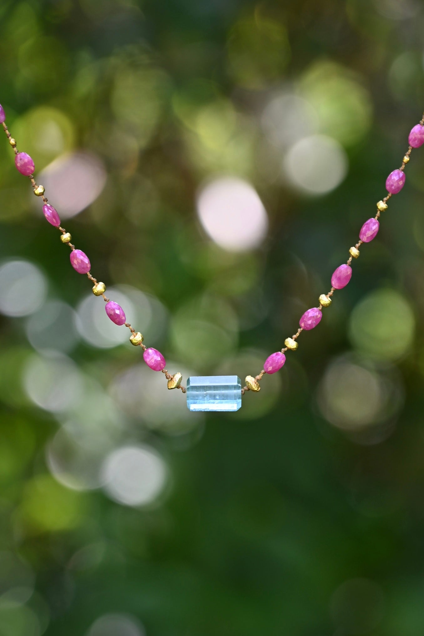 Aquamarine Cylinder with Pink Sapphire & Gold