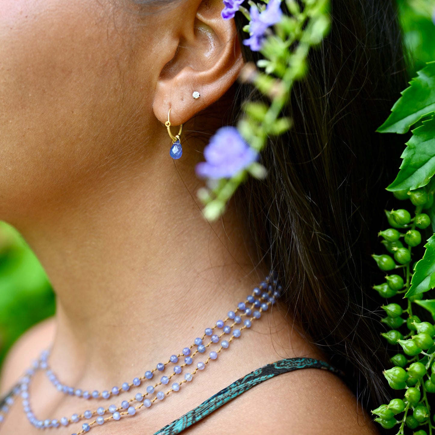 Tiny Tanzanite Long Lei