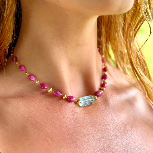 Aquamarine Cylinder with Pink Sapphire & Gold