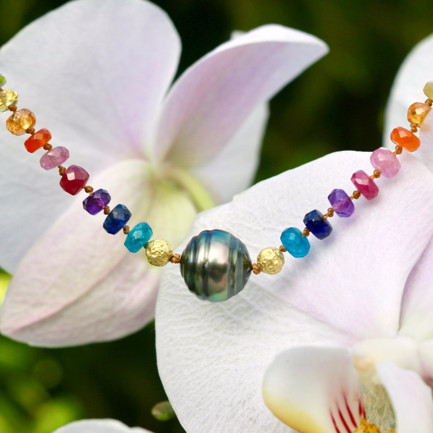 Floating Tahitian Pearl Ruby Rainbow Mana