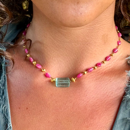 Aquamarine Cylinder with Pink Sapphire & Gold