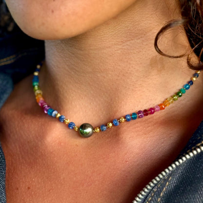 Floating Tahitian Pearl with Blue Sapphire Rainbow Mana
