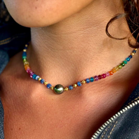 Floating Tahitian Pearl with Blue Sapphire Rainbow Mana
