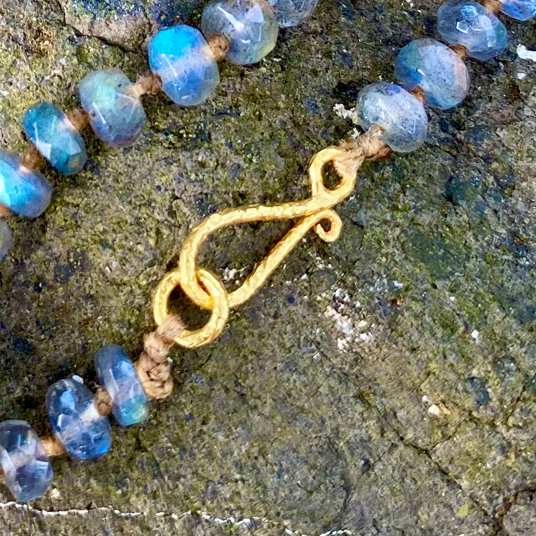 Labradorite Kāne